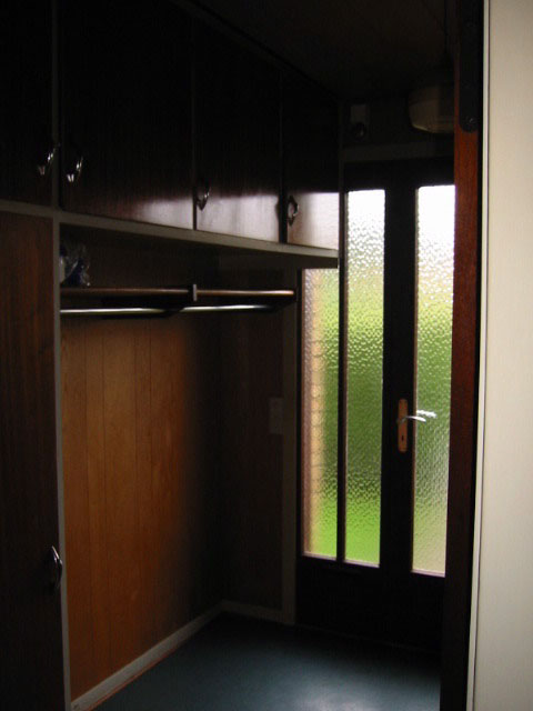 5-25: foyer