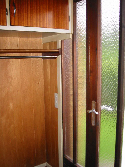 5-25: foyer