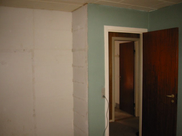 5-17: bedroom closet